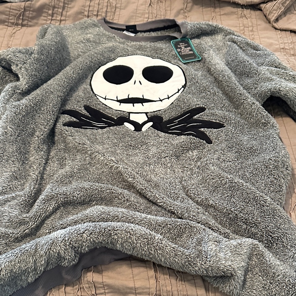 Disney Gray sleep top XL